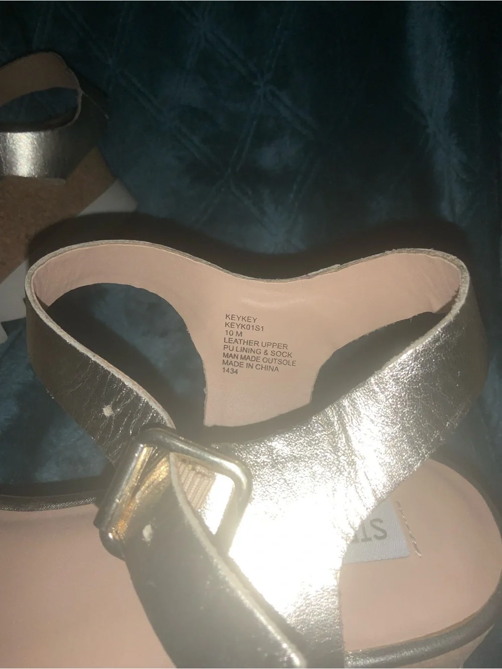 Steve Madden KeyKey Gold Metallic Shiny Platform Sandals 10M worn once